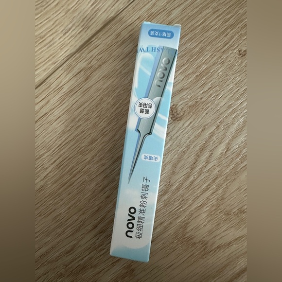 NOVO Other - NEW 🤩 💅 NOVO Silver Precision Grooming Tool For Eyelashes, Brows or Nail decals